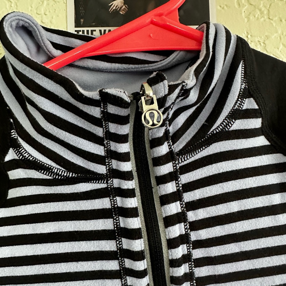Lululemon Halfzip Athletic Jacket - image 4